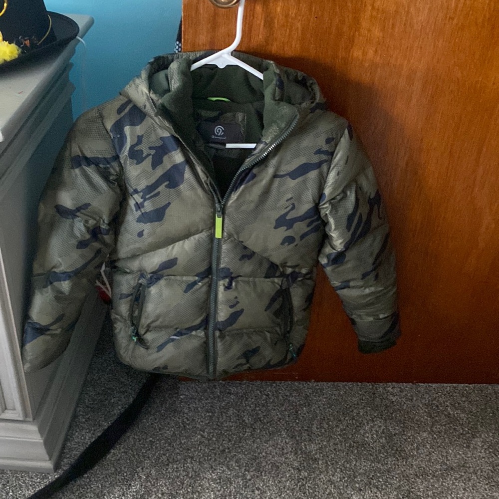 Kids size 6/7 champion Camo Winter Coat
